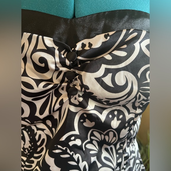 Black and white sateen party dress - Picture 2 of 8